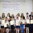 Nagrody dla uczniów i nauczycieli na zakończenie roku szkolnego