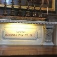 Pielgrzymka do źródeł wiary i miłości ojczyzny -Rzym msza św. przy grobie Jana Pawła II