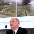 Antoni Macierewicz prezentuje nowy raport: „Tu-154M rozpadł się w powietrzu” - RELACJA