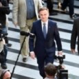 Kto szyje buty prezydentowi. BOR i uderzenie w Dudę wakacjami w Toskanii