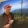 Autorzy albumu ,,Ślady Świętego na Ziemi Limanowskiej