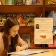 Spotkanie w bibliotece w Pisarzowej z poetką Aleksandrą Dziubanowską w ramach Międzynarodowego Dnia Języka Ojczystego.