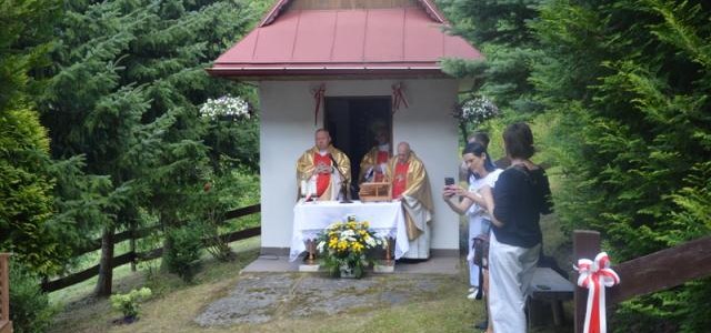 Jak co roku w kapliczce św. Kingi  na Gołej Górze parafia Żmiąca odbywa się uroczysta msza św. w intencji samorządów, samorządowców  i osób zajmujących się niesienie pomocy innym.