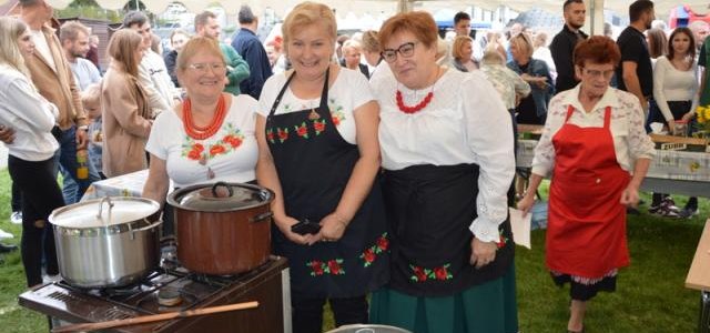 W niedzielę 7 września 2025 r. już po raz 12 Stowarzyszenie Koło Gospodyń Wiejskich w Starej Wsi I zorganizowało Święto Ziemniaka, imprezę kulturalną  i rodzinną mającą