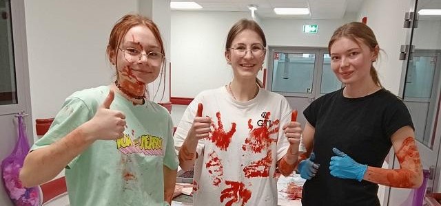 W dniu 22 stycznia 2026 roku w  Szpitalu Powiatowym w Limanowej imienia Miłosierdzia Bożego  młodzież z Jednostki Strzeleckiej nr 2007 im. kpt. Tadeusza Paolone ZS „ Strzelec „ OSW w Tymbarku: