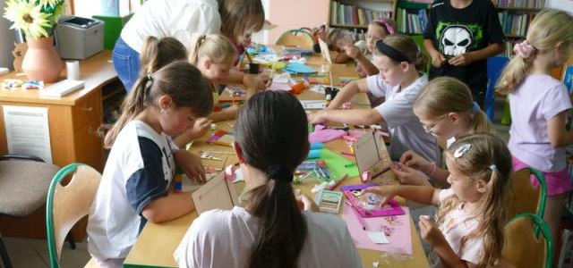 Gminna Biblioteka Publiczna w Starej Wsi wraz z filiami zaprasza dzieci do udziału w bogatej i różnorodnej ofercie zajęć przygotowanych na ferie zimowe