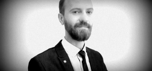 W dniu 23 kwietnia 2026 r. mija 5 rocznica tragicznej śmierci  Marcina Króla utalentowanego artysty, aktora, reżysera miłośnika kultury i historii Polski, kierownika Teatru „Co się stało?!”