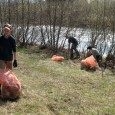 Sprzątanie brzegów Mszanki z wędkarzami