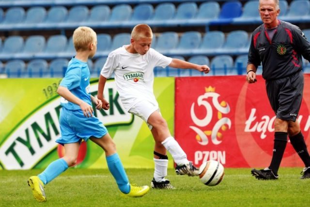 Z-Podworka-na-Stadion-o-Puchar-Tymbarku-fot.-A.Kraszewski-